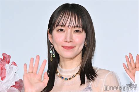 吉岡 里帆 グラビア 最新|吉岡里帆、美谷間くっきり水着姿披露「見惚れる」「色っぽい」 .